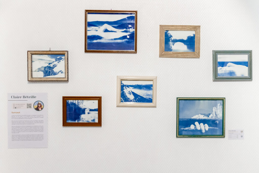 Vue de "sursaut" de l'exposition au fil rouge